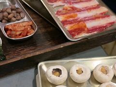 -围炉肉舍•炭烤活鳗•丹东海鲜烤肉(步行街店)