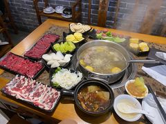 -悦牧·酸汤牛肉火锅(沃尔玛店)