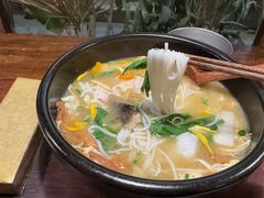 -银米·云南传统过桥米线(双廊黑金冠店)