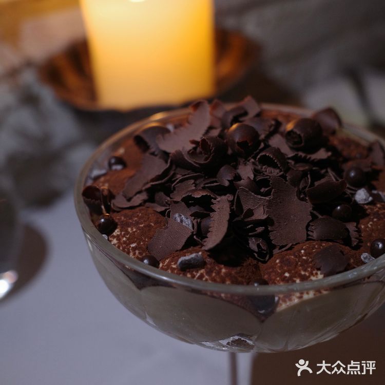 在上海过生日，送什么蛋糕蕞有排场?