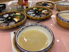 -老国贸云南传统过桥米线(滇池店)