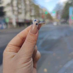 -花岐款式专研健康美甲沙龙