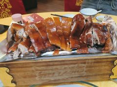 -东方之猪四更烤乳猪(金垦总店)