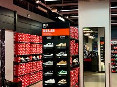 -百年港湾奥特莱斯(香炉礁店)
