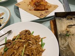 -海派美食·家宴海鲜青岛菜·石锅鲽鱼头(东方城店)
