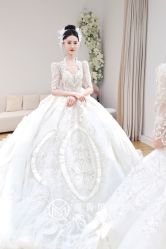 -曼青婚纱礼服馆
