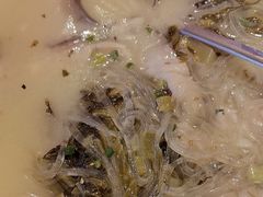 -严记小天府酸菜鱼(西四路店)