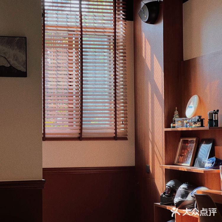 🍃日落归山海、山海藏深意！复古社区咖啡