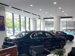 -上海宝信宝马4S店