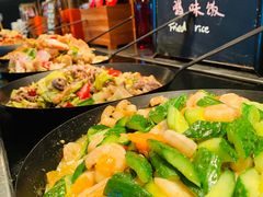 -华邑酒店·鲜艳全日自助餐厅