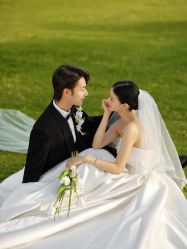-喜爱高定婚纱摄影