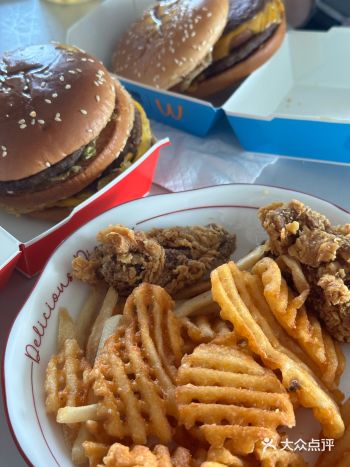 新欢旧爱！麦当新品汉堡 vs 巨无霸PK