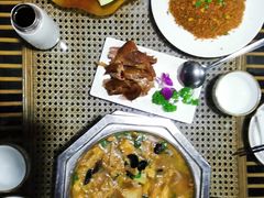 -红栌温泉山庄生态美食餐厅