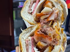 -Bánh Mì Huynh Hoa