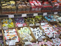 零售区-来伊份LYFEN(中央路店)