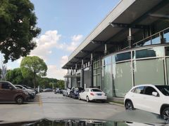 -上海星瀚奔驰4S店(红柳路店)