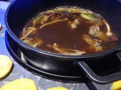 -三人行骨头王火锅(长寿店)