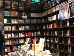 -钟书阁(松江泰晤士小镇店)