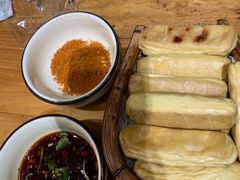 -老滇山寨•云南特色菜•地方菜•民族风情歌舞表演(金碧店)