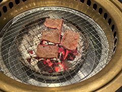-山川小町·极番烧肉(新地假日广场店)
