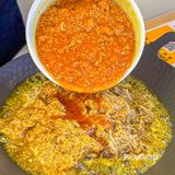 约了同事来这家吃吃看,据说一碗蟹黄面可是有六只螃蟹!