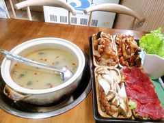 -云朵石锅鱼·野生菌餐厅(蒗放店)