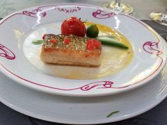 香煎三文鱼配奶油口蘑汁-马克西姆餐厅(崇文门店)