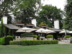 -Huka Lodge