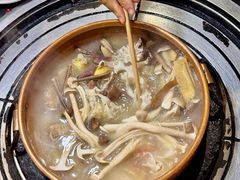 -阿山卓·野生菌火锅·纳西火塘烤肉