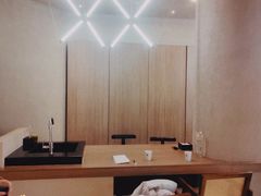 -灸春堂·艾灸·痛症·整脊连锁(之江银泰店)