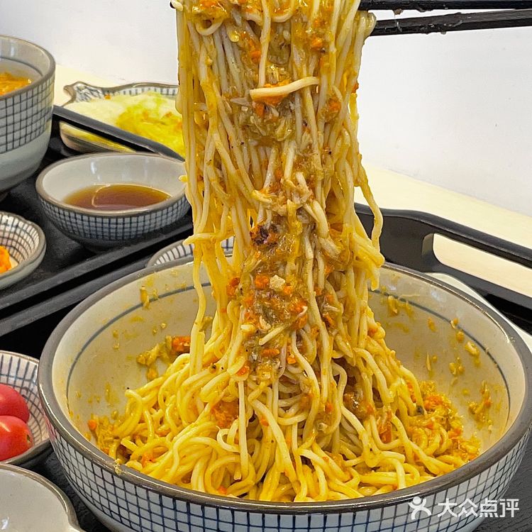 成都也有瀑布蟹黄面了🦀️!实惠好吃!!