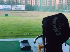 -仙霞高尔夫练习场-停车场