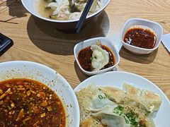 -三好食堂(煎饺·馄饨·肉饼米线·盛世广场店)