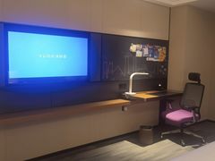 -深圳宝安体育馆希尔顿欢朋酒店