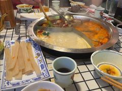 -山悦里 山野·鲜火锅(罗斯福广场店)