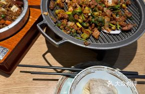 Cumin Roasted Meat Strips in Wraps