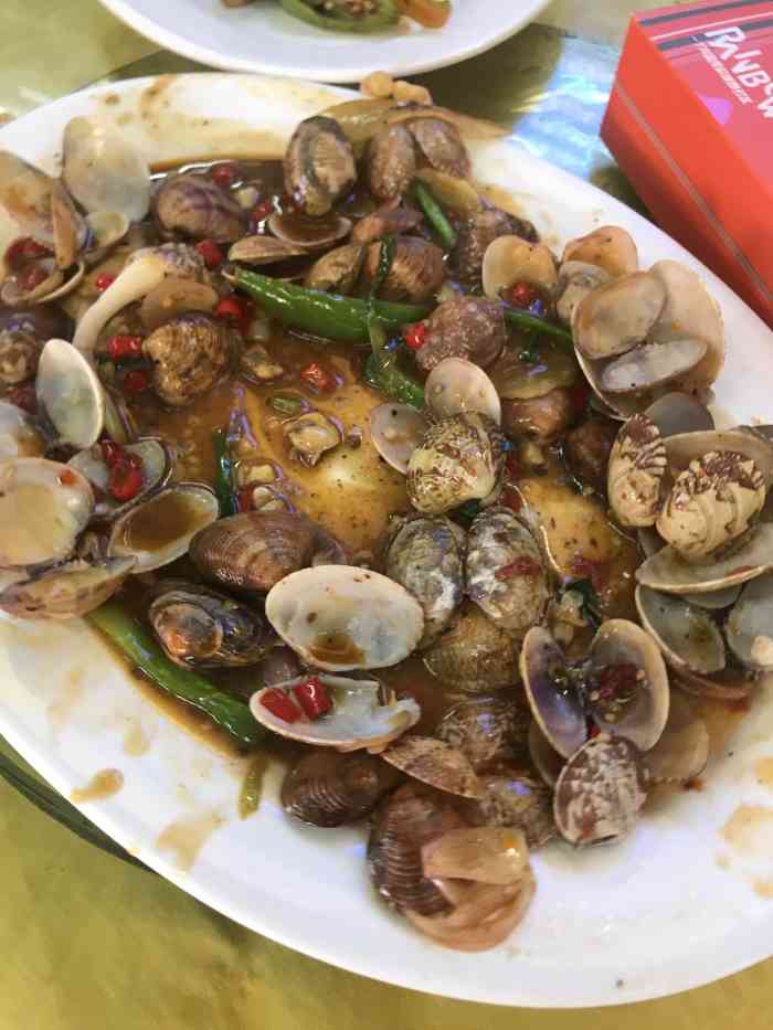 海兴海鲜饭店-"老板娘亲自出马出来揽客,人很漂亮很nic.