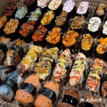 来来来跟随本指南一起探秘这家人气爆棚的手工寿司摊点