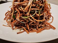 香椿苗拌干丝-羊门客在·烤盐池滩羊·川菜