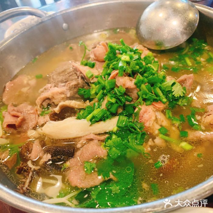 冯四孃跷脚牛肉·非物质文化遗产店翘脚牛肉汤小锅图片