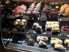 -85度C(生甜甜圈研究工坊·上海平凉店)
