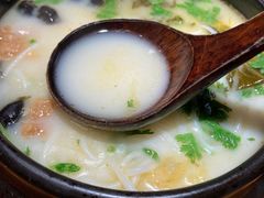 蒙自过桥米线-麦麦山云南菜(复地活力城店)