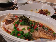剁椒桂花鱼-杭州和达希尔顿逸林酒店·和园中餐厅-杭帮菜名店
