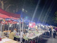 -吴山路夜市