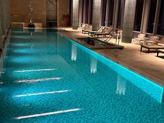 -成都华尔道夫酒店游泳池