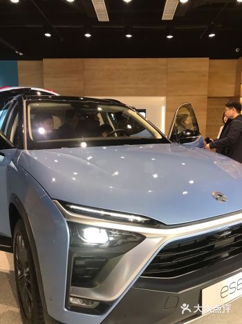 蔚来汽车， 作为国内比较高端成熟的电动汽车