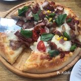 无肉不欢披萨 其他的中规中矩 点这些差不多是the