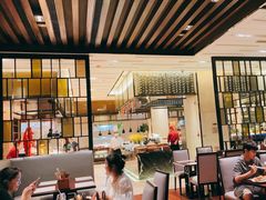 -广州万富希尔顿酒店·感趣自助餐厅·金秋蟹宴生蚝海鲜刺身