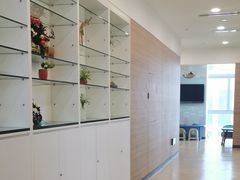 -瑞尔齿科(上海长风大悦城店)