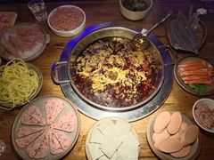 -城墙拐拐火锅(三峡广场黑金冠店)